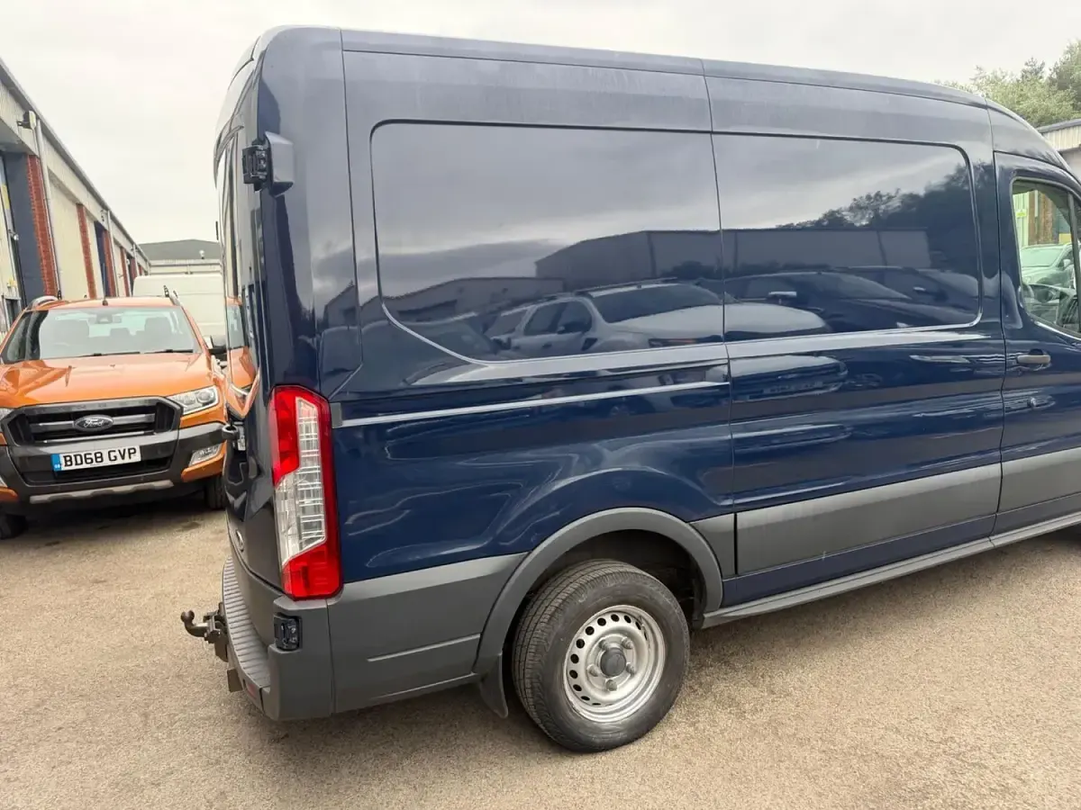 Used Ford Transit 130 HP (95 kW) 2016 Blue Van