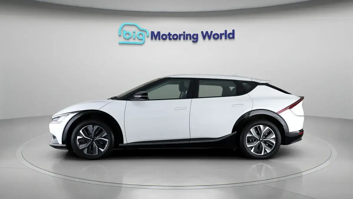Used Kia EV6 Air 166 kW (226 HP) 2023 White SUV
