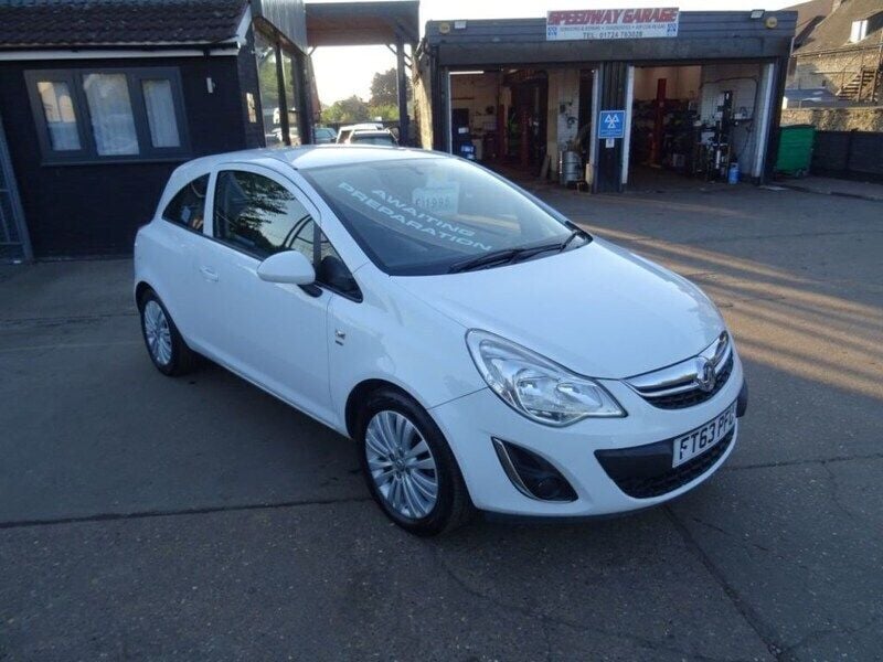 White Used 2013 Vauxhall Corsa Hatchback | £1,995 (Fair price) - Image 1/4