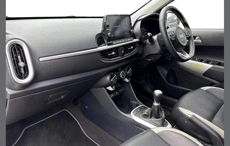 Used Kia Picanto X-Line 65 HP (47 kW) 2021 White Hatchback