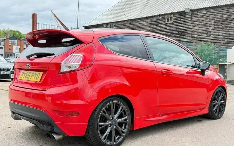 Used Ford Fiesta Zetec 140 HP (102 kW) 2016 Red Hatchback