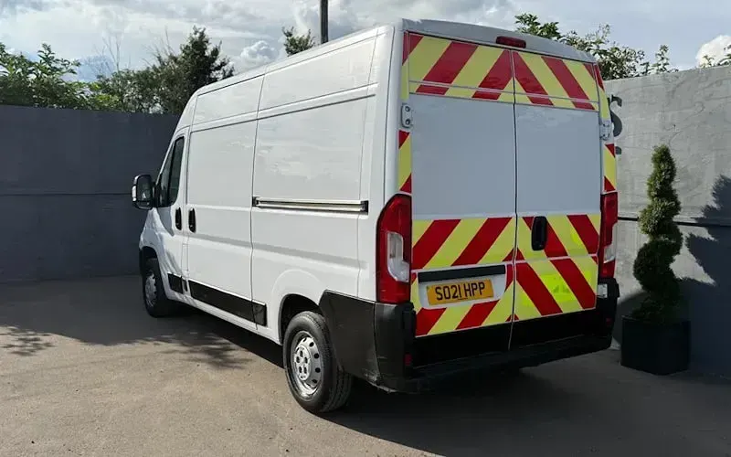 Used Peugeot Boxer 140 HP (102 kW) 2021 White Van