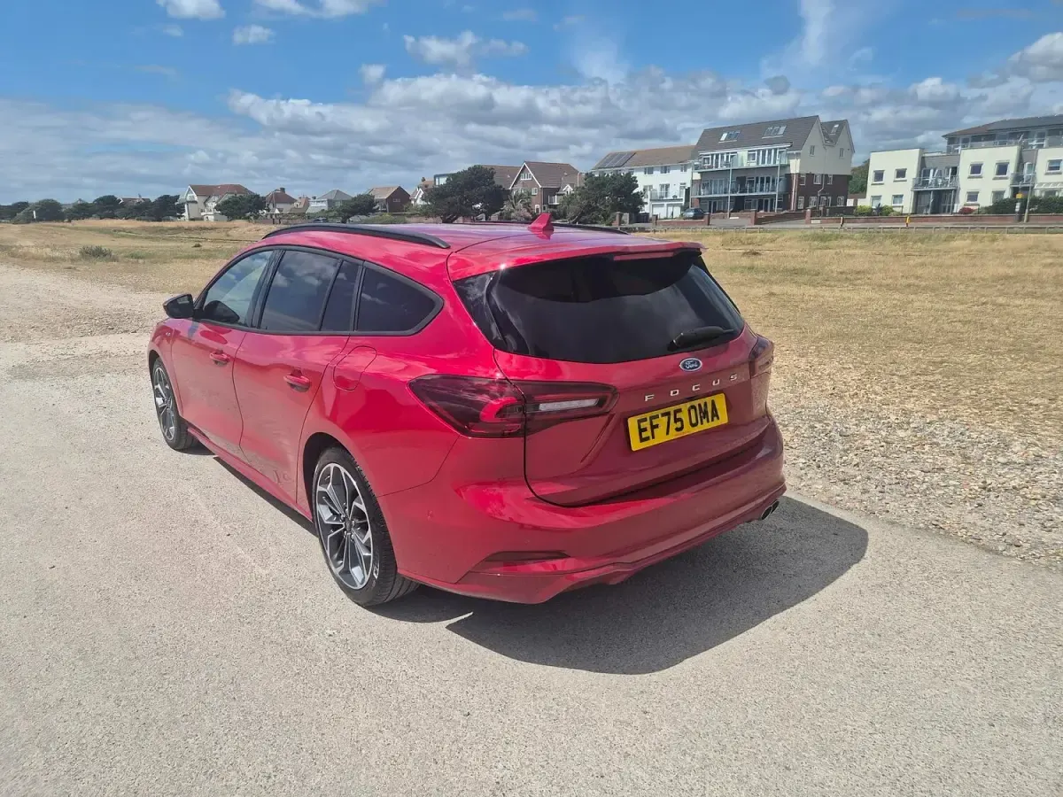 New Ford Focus ST-Line X 155 HP (114 kW) 2025 Red Estate