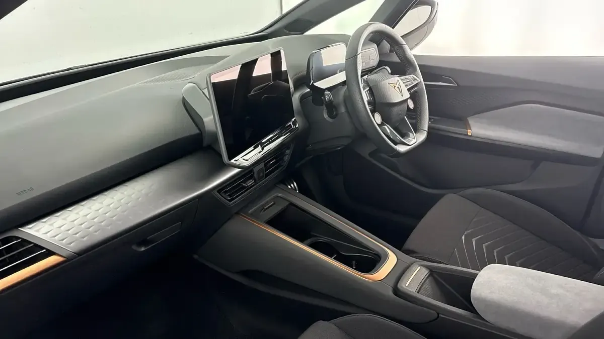 New Cupra Born e-Boost 169 kW (231 HP) 2025 Geyser silver Hatchback