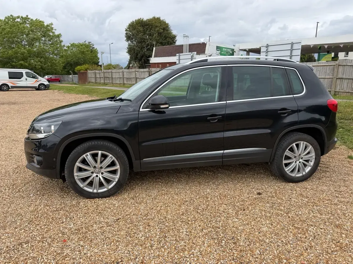 Usado VW Tiguan Edition 150 CV (110 kW) 2016 Negro SUV