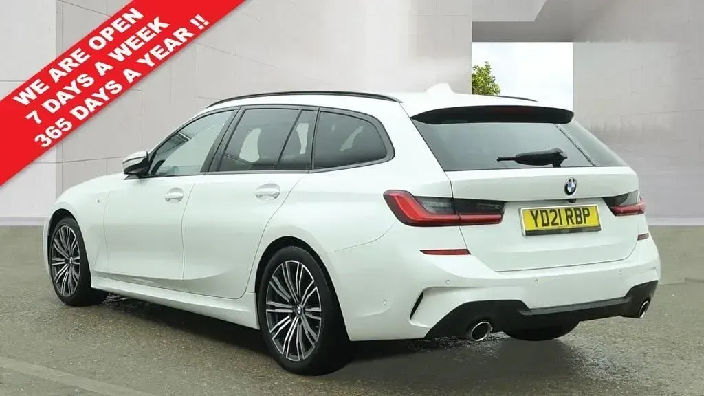 Używany BMW 320 M Sport 190 KM (139 kW) 2021 Biały Kombi