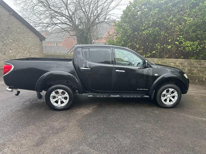 Używany Mitsubishi L200 176 KM (129 kW) 2013 Czarny Pickup