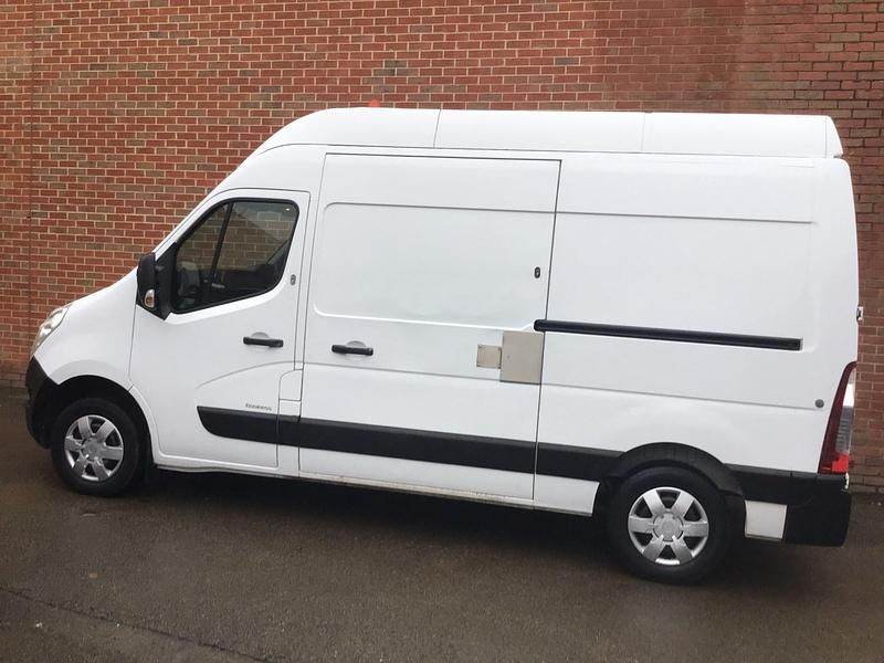 Used Renault Master Business 2018 White Van