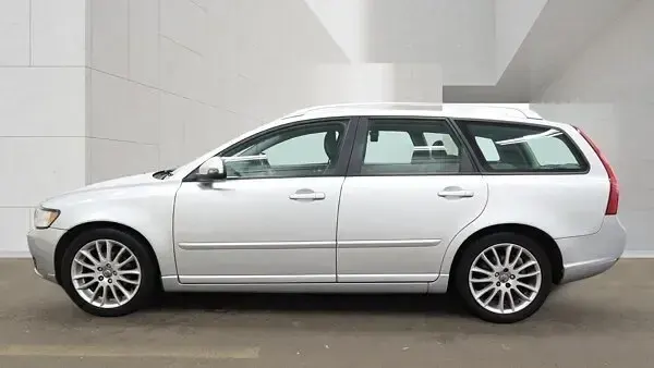 Used Volvo V50 SE Lux 115 HP (84 kW) 2012 Silver Estate