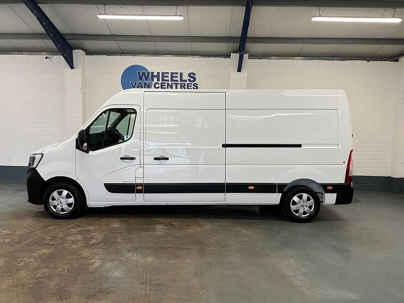 Used Renault Master Business 2023 White Van