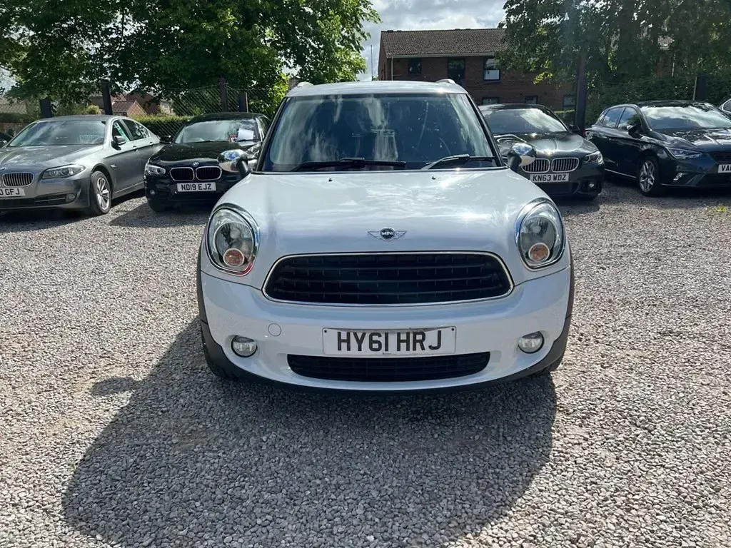 Used Mini One D Countryman 90 HP (66 kW) 2011 White SUV