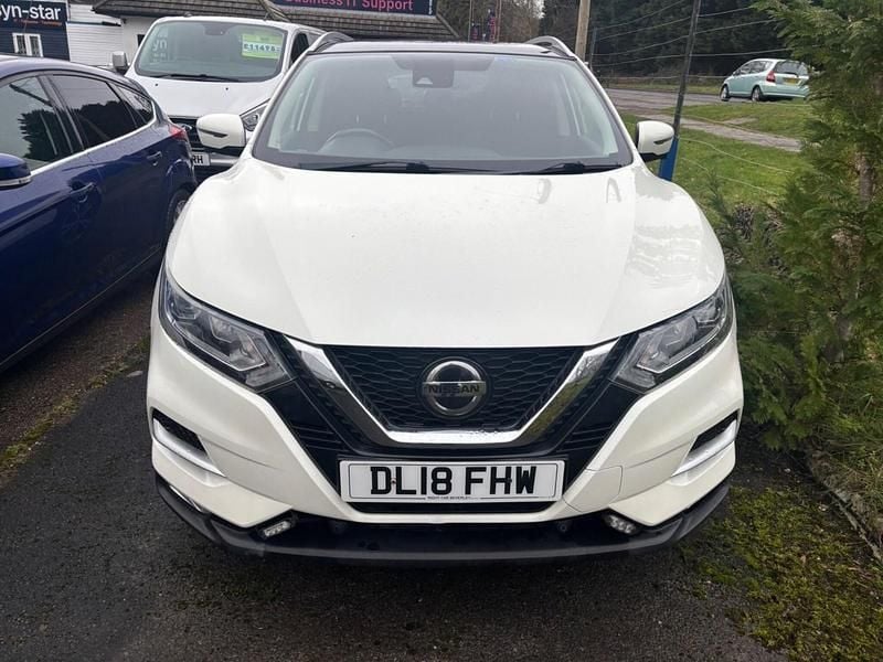 Used Nissan Qashqai N-Connecta 2018 White SUV