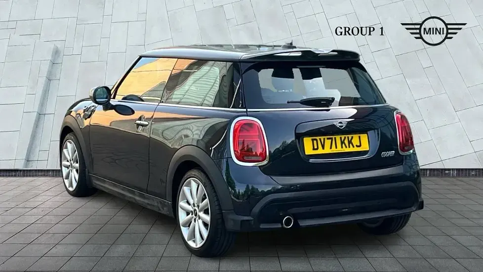 Used Mini Cooper Exclusive 136 HP (100 kW) 2021 Black Hatchback