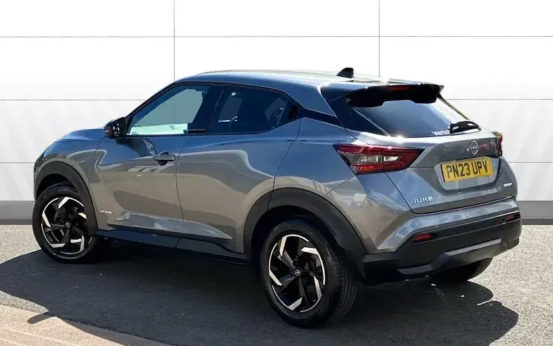 Usado Nissan Juke N-Connecta 143 CV (105 kW) 2023 Gris SUV