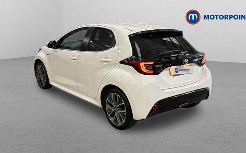 Second-hand Toyota Yaris Hybrid 116 CP (85 kW) 2025 Hatchback