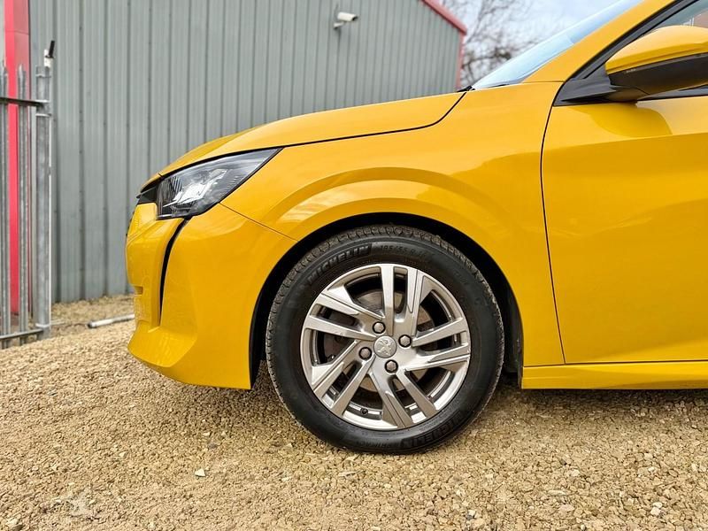 Used Peugeot 208 Active 75 HP (55 kW) 2020 Yellow Hatchback