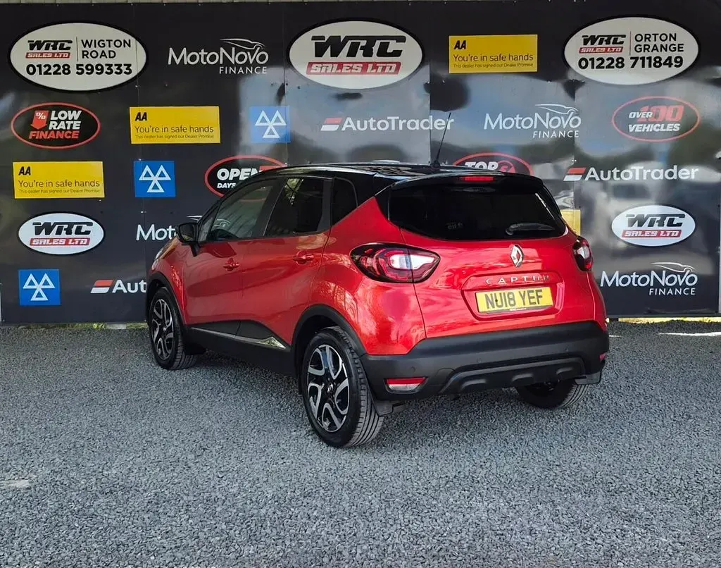 Used Renault Captur Iconic 90 HP (66 kW) 2018 Red SUV