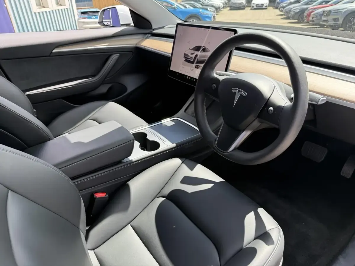 Used Tesla Model 3 Long Range AWD 254 kW (346 HP) 2023 White Sedan