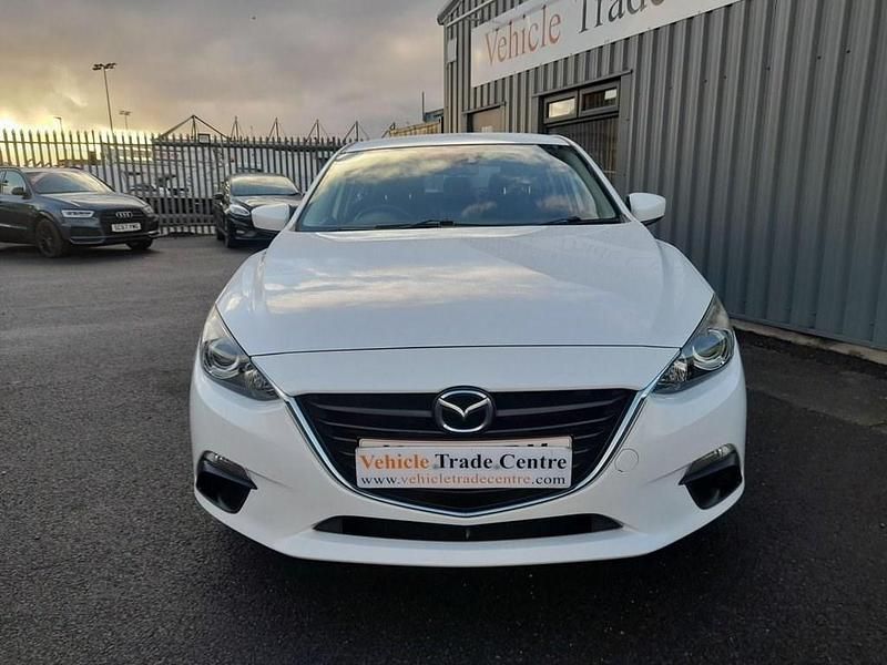 Used Mazda 3 120 HP (88 kW) 2016 White Hatchback