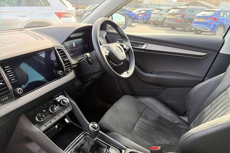 Used Skoda Karoq SE L 150 HP (110 kW) 2023 White SUV