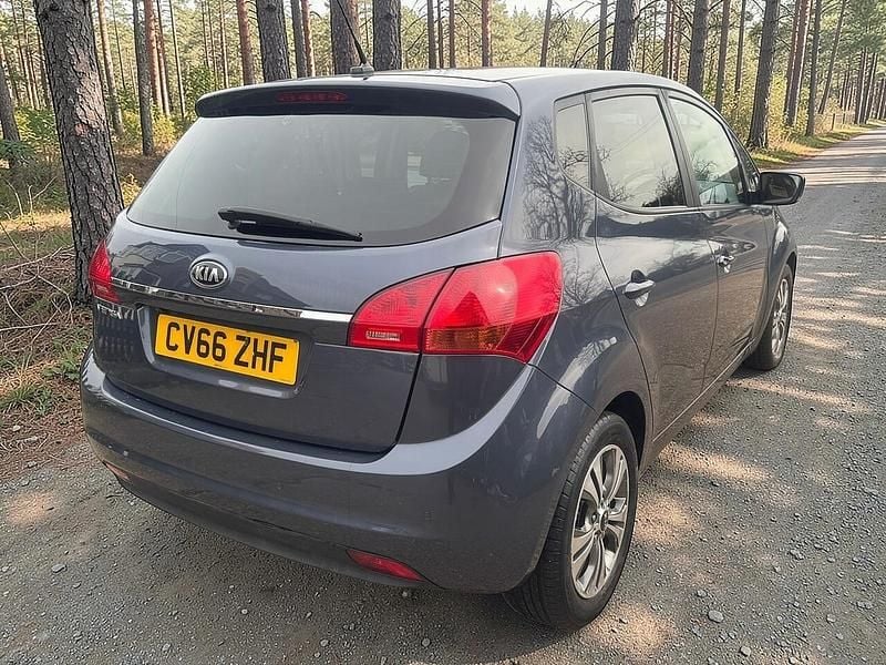 Used Kia Venga 123 HP (90 kW) 2017 Blue Hatchback