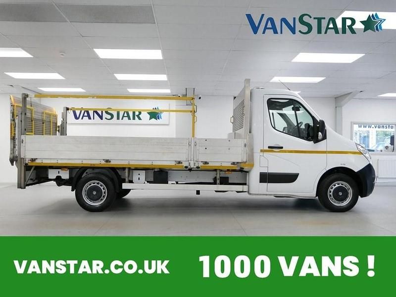 Used Vauxhall Movano 130 HP (95 kW) 2019 White MPV