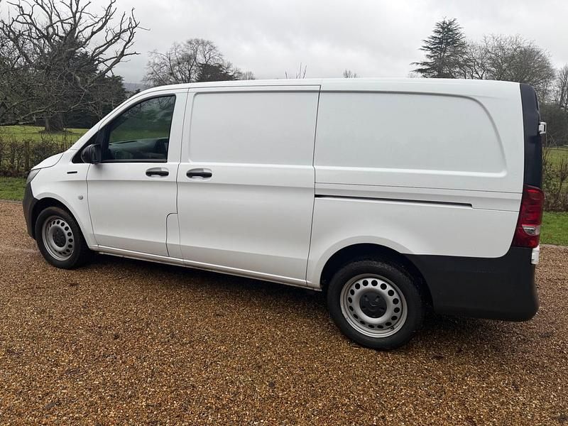 Used Mercedes e-Vito Progressive 85 kW (116 HP) 2022 White MPV