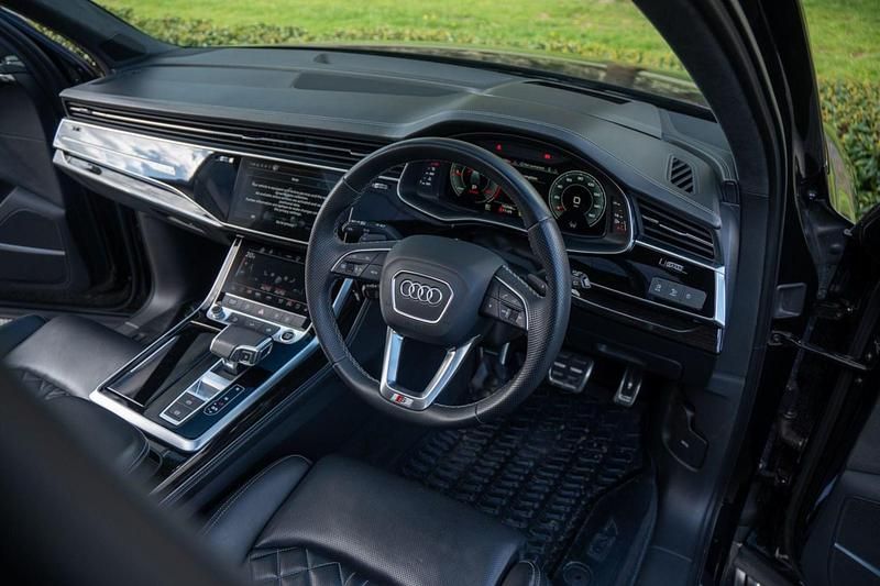 Used Audi Q7 Comfort 286 HP (210 kW) 2023 Black SUV