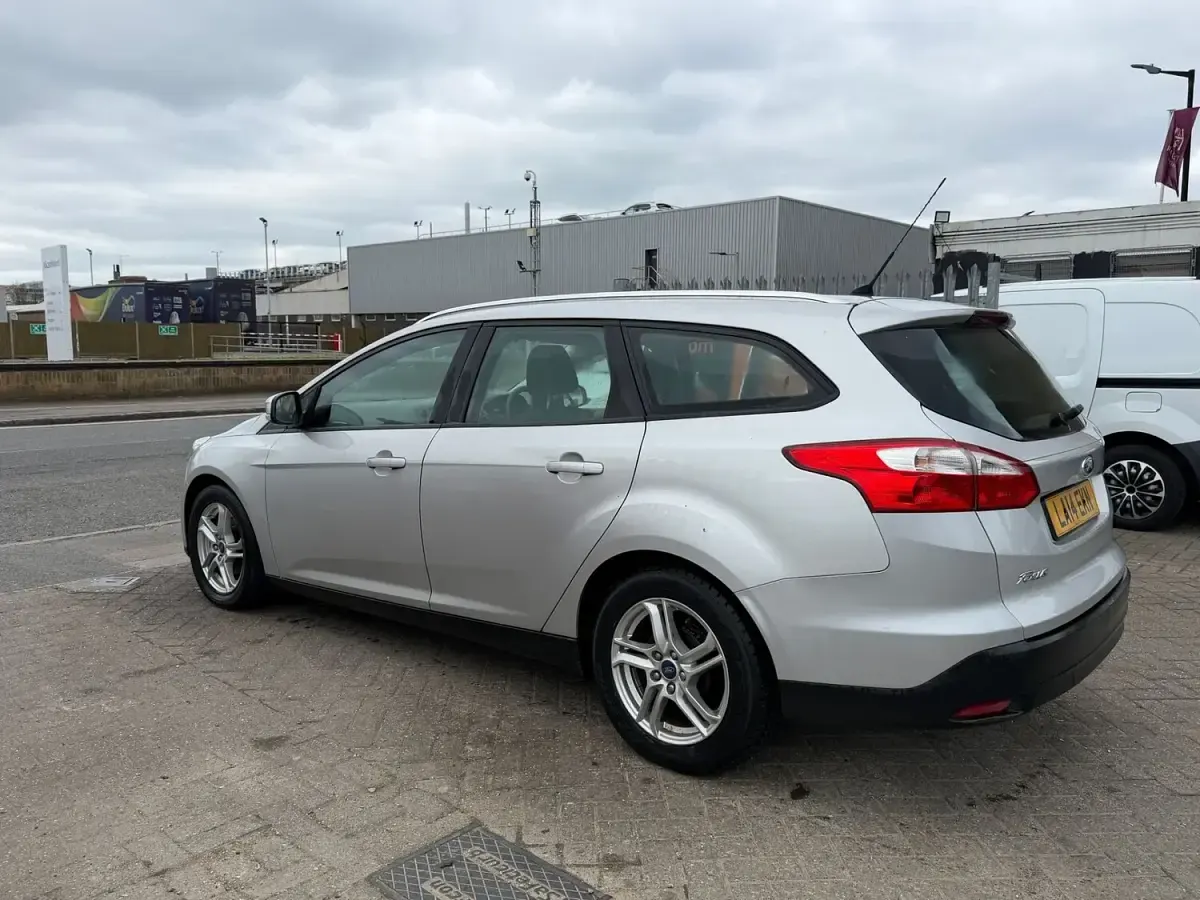 Used Ford Focus 115 HP (84 kW) 2014 Black Estate