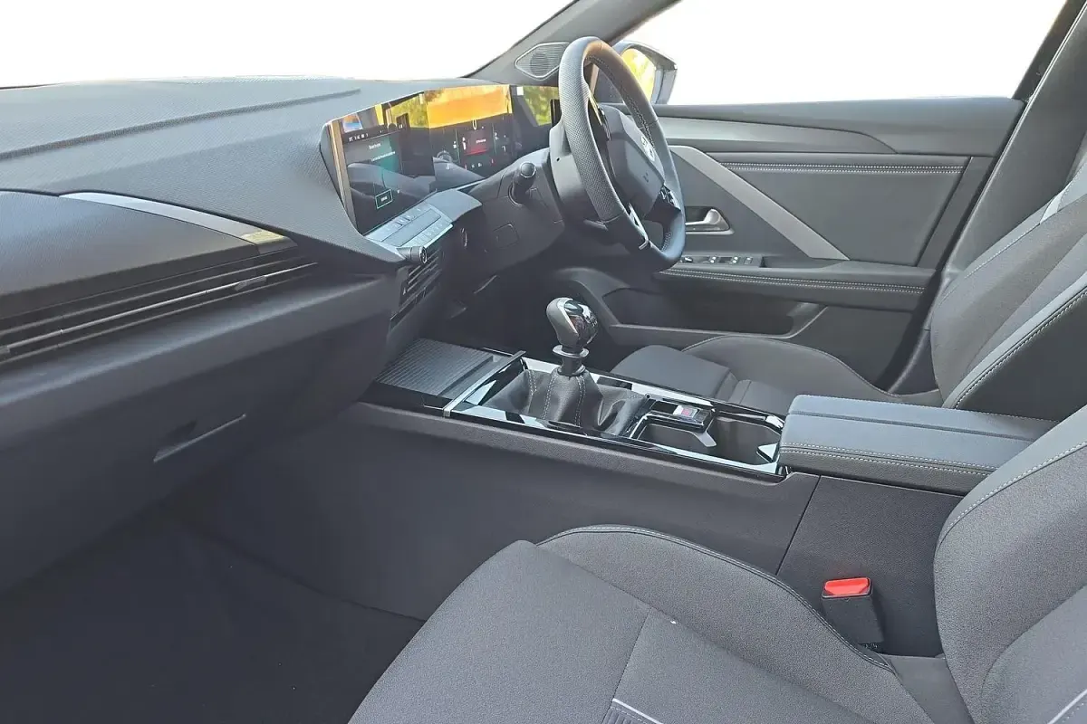 New Vauxhall Astra S 131 HP (96 kW) 2026 Black Estate