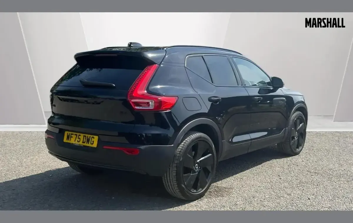 Used Volvo XC40 Plus 194 HP (142 kW) 2025 Black SUV