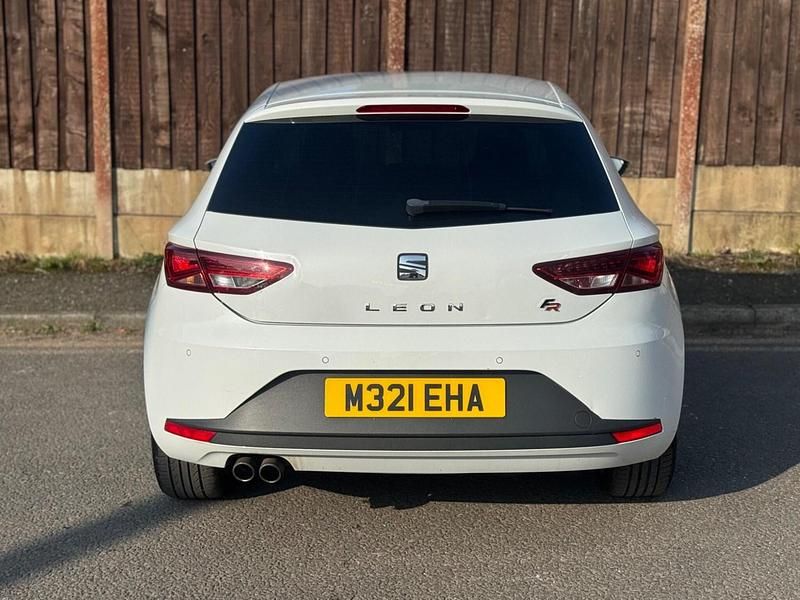 Used Seat Leon FR 150 HP (110 kW) 2016 White Hatchback