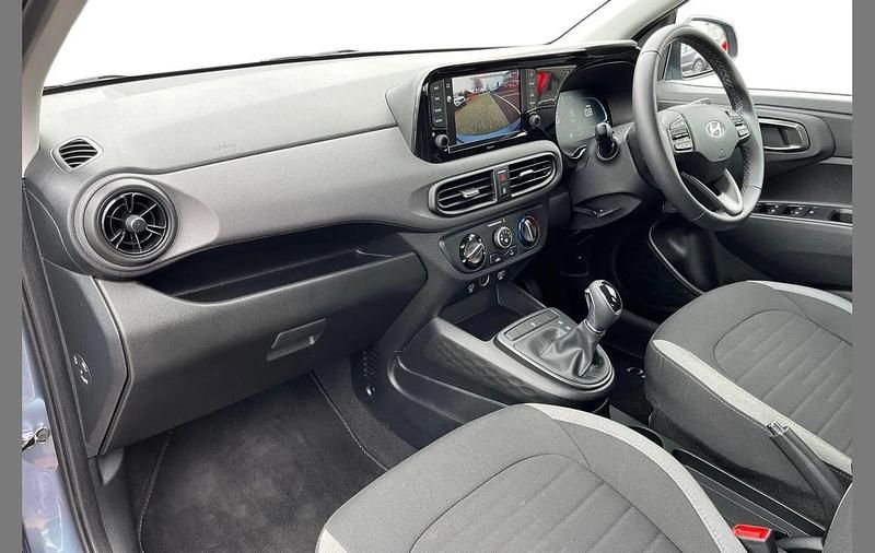 Used Hyundai i10 Advanced 62 HP (45 kW) 2025 Blue Hatchback