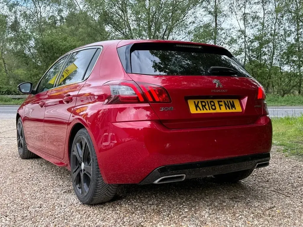 Usado Peugeot 308 GT-line 130 HP (95 kW) 2018 Vermelho Citadino