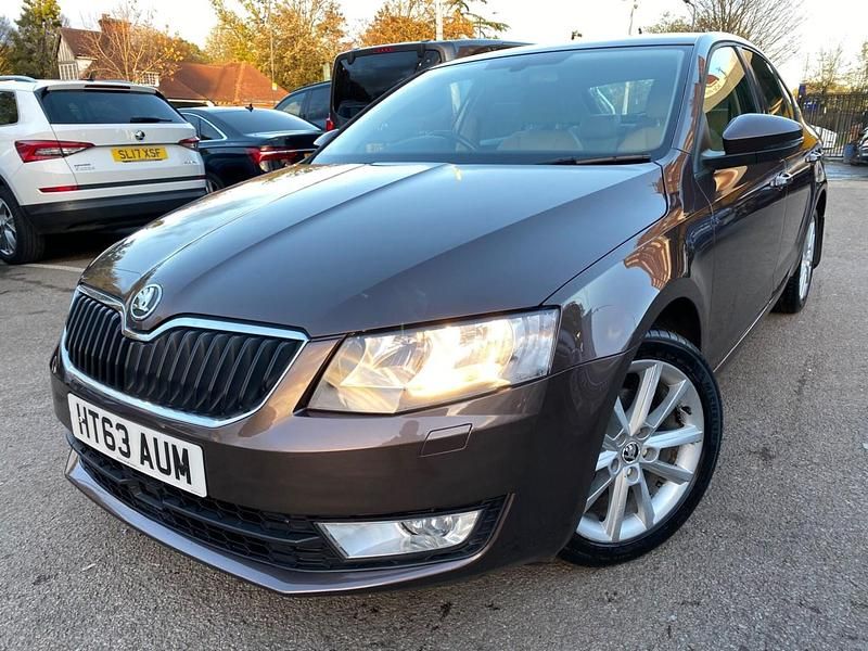 Brown Used 2013 Skoda Octavia Elegance Hatchback | £6,249 (Expensive) - Image 1/4