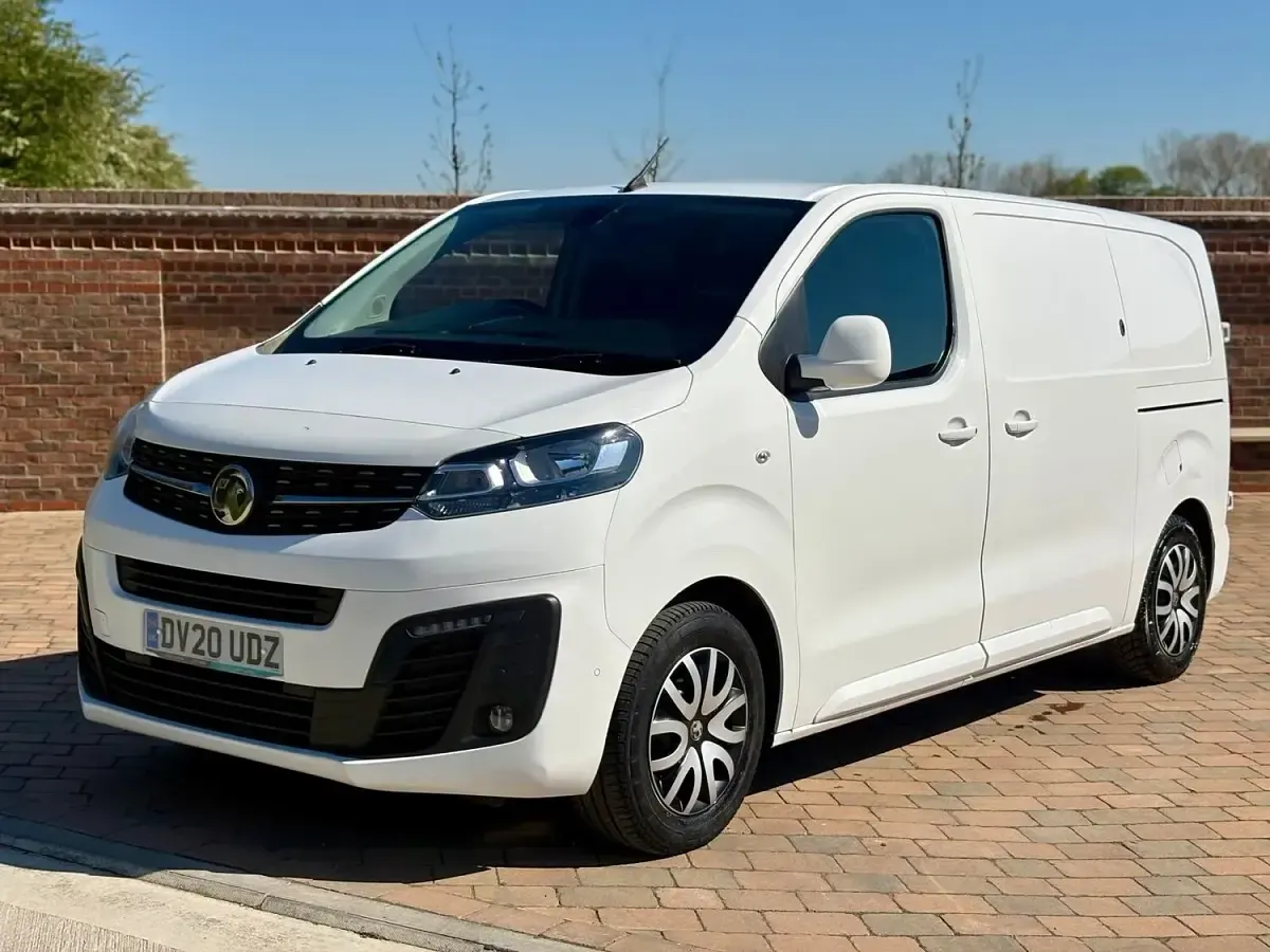 Used Vauxhall Vivaro Sportive 100 HP (73 kW) 2020 White MPV