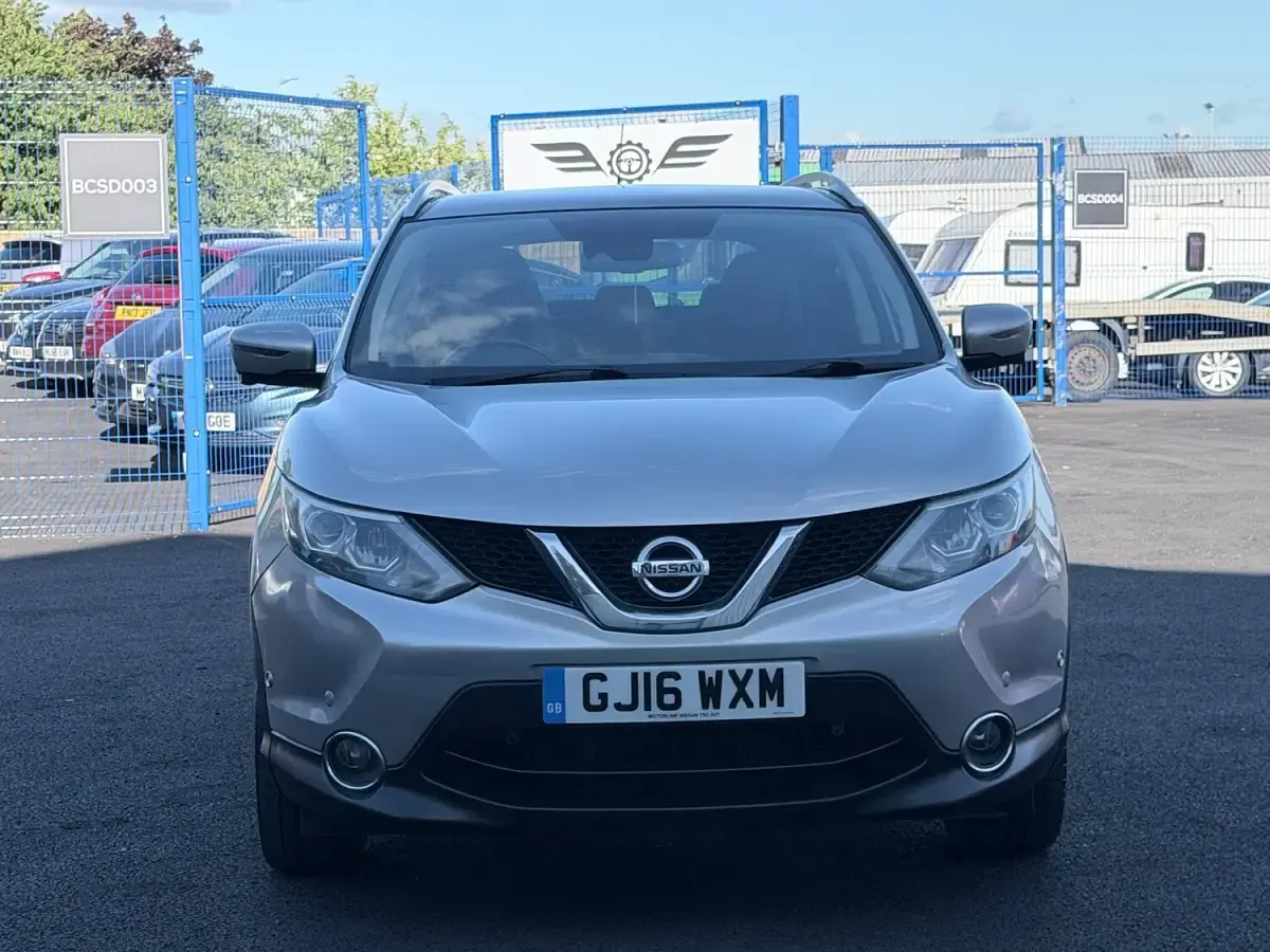 Used Nissan Qashqai Tekna 110 HP (80 kW) 2016 Silver SUV