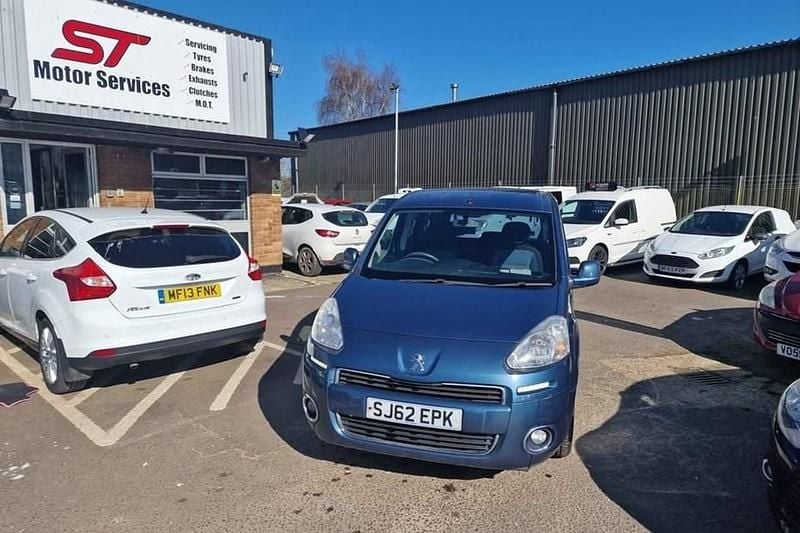 Used Peugeot Partner Tepee S 92 HP (67 kW) 2012 Blue MPV