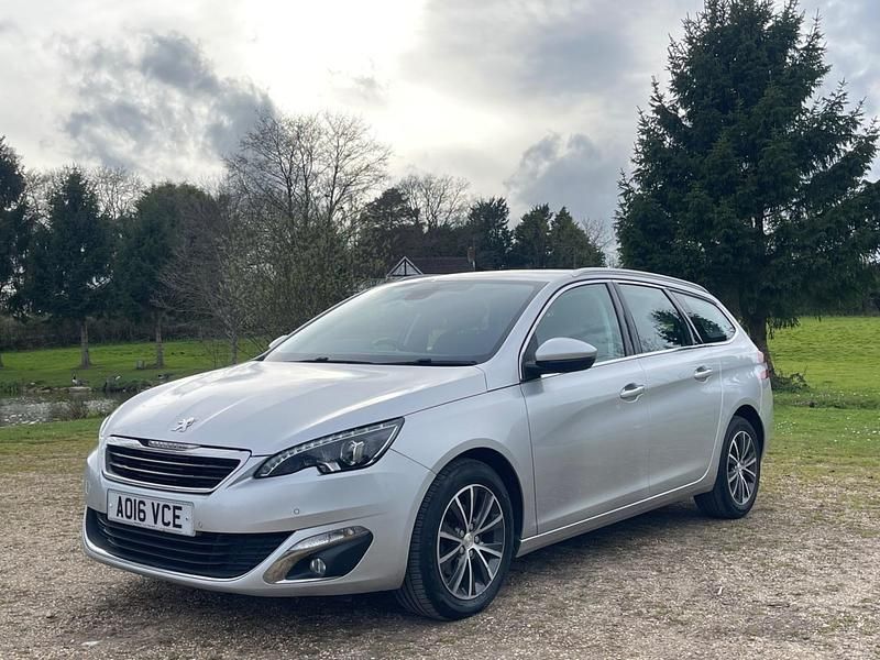 Used Peugeot 308 Allure 120 HP (88 kW) 2016 Silver Estate