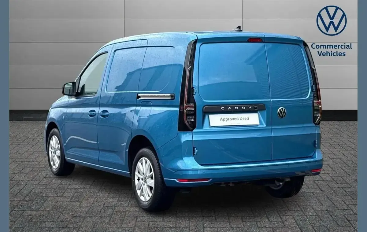 Used VW Caddy Pro 120 HP (88 kW) 2025 Blue MPV