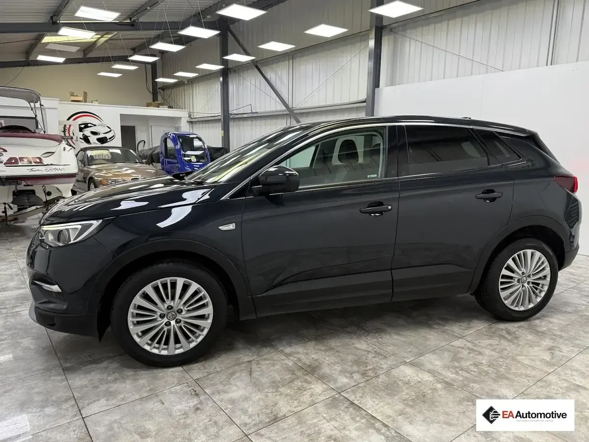 Used Vauxhall Grandland X Sport 130 HP (95 kW) 2018 Blue SUV