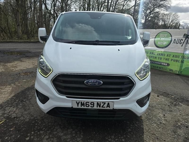 Used Ford Transit Custom Limited 130 HP (95 kW) 2019 White Van