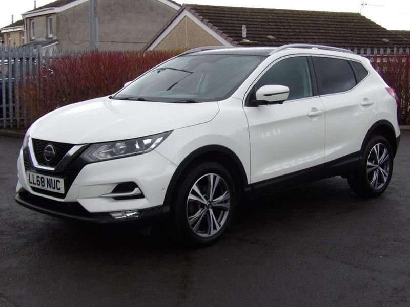 Used Nissan Qashqai N-Connecta 2018 White SUV