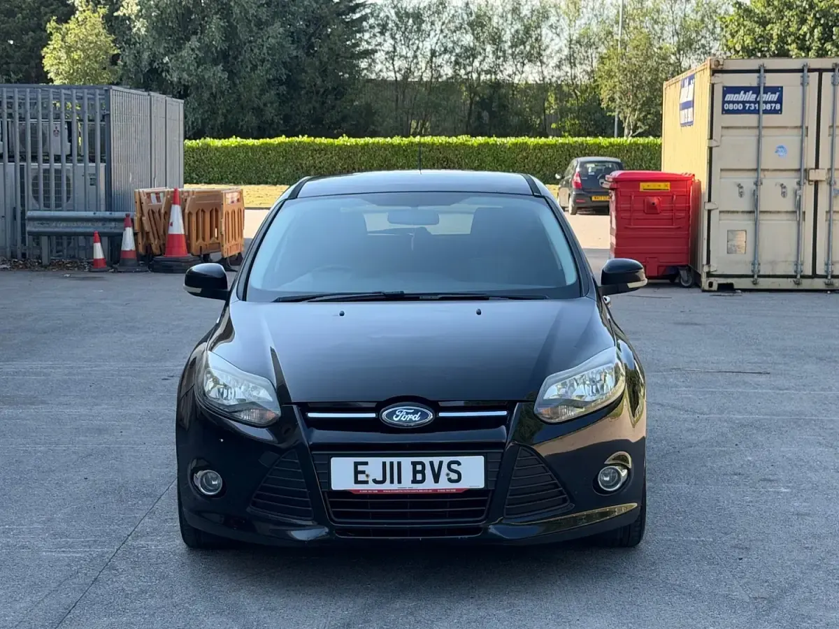 Used Ford Focus Zetec 115 HP (84 kW) 2011 Black Hatchback