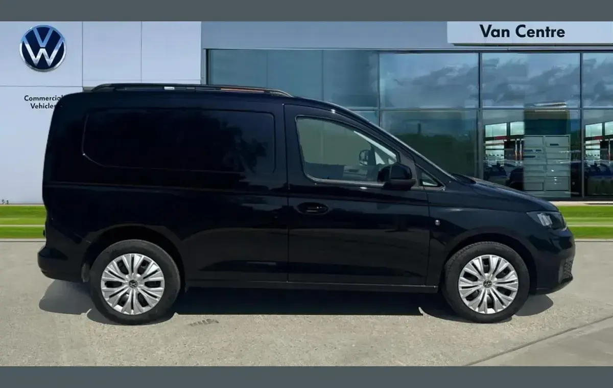New VW Caddy 113 HP (83 kW) 2026 Black MPV