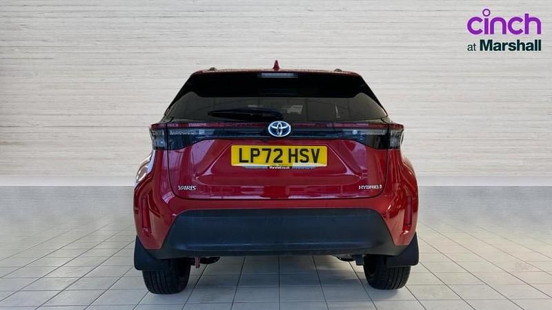 Used Toyota Yaris Hybrid 116 HP (85 kW) 2022 Red