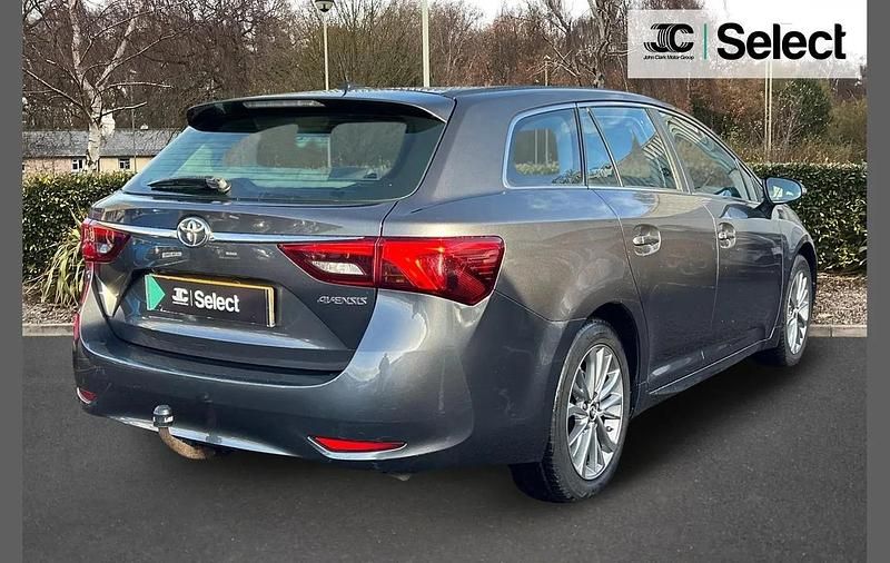 Used Toyota Avensis Business Edition 109 HP (80 kW) 2017 Grey Estate