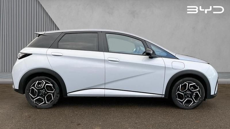 Used BYD Dolphin Design 150 kW (204 HP) 2025 White Hatchback