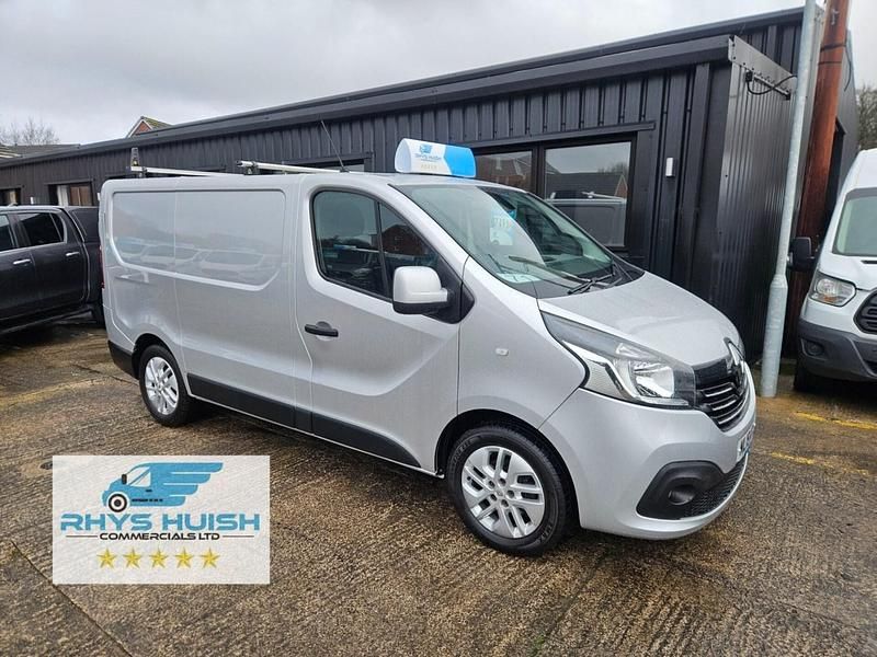 Used Renault Trafic 2019 Silver MPV