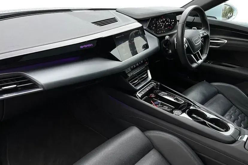 Used Audi e-tron GT quattro Advanced 389 kW (530 HP) 2022 Suzuka grey Sedan